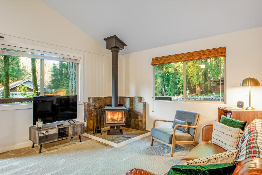 Sugarpine Retreat photo 2
