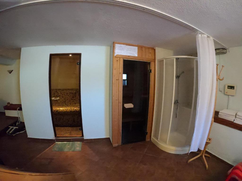 Family Hotel Shoky photo 1