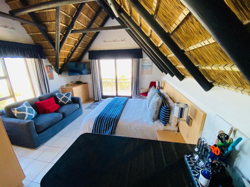 Shalom-self catering apartment photo 4