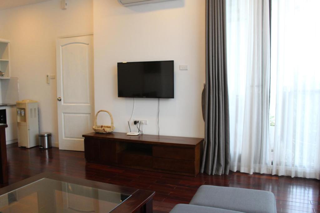 Davidduc 's Spacious Apartment in Xom Chua