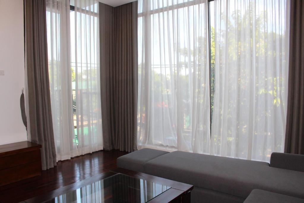 Davidduc 's Spacious Apartment in Xom Chua