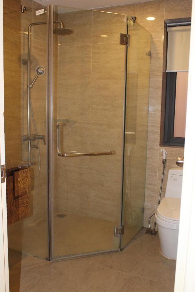 Davidduc 's Spacious Apartment in Xom Chua