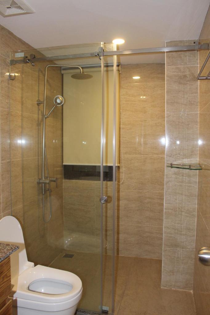 Davidduc 's Spacious Apartment in Xom Chua