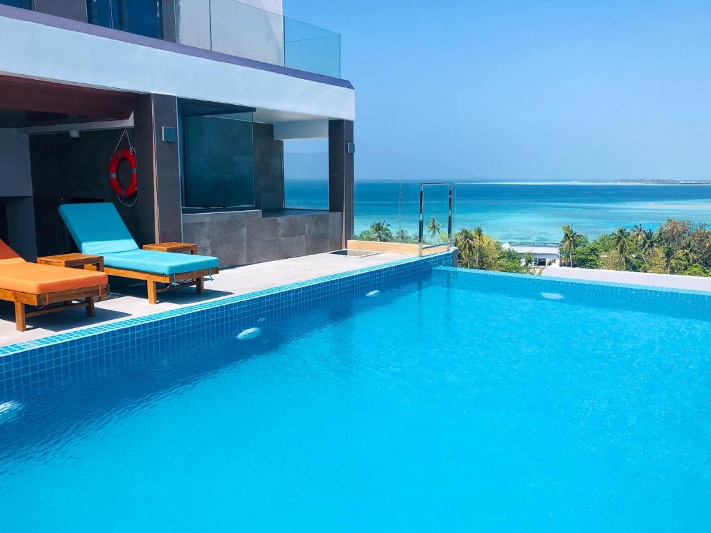 Triton Prestige Seaview and Spa photo 2