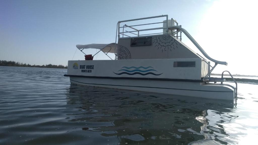 Pousada Flutuante Boat House - Monte Alto photo 2