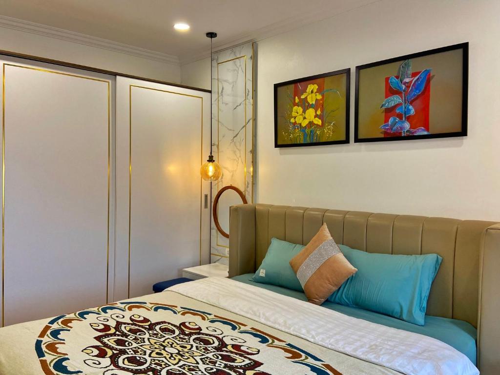 Hue Crown Boutique best hotel