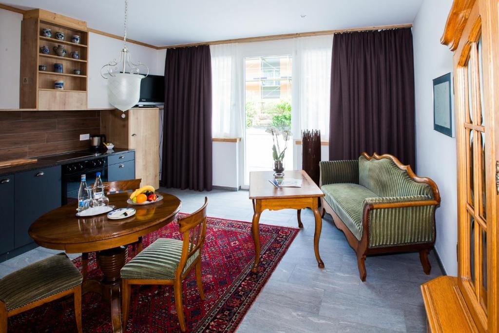 Carlton-Europe Vintage Adults Hotel photo 1