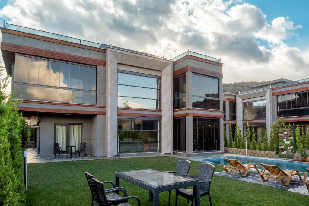 Andalus Villas with Heated Pool NO ALCOHOL ALLOWED photo 2
