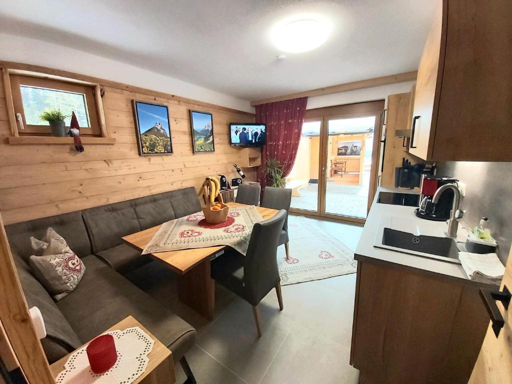 Puitbach Chalet photo 3