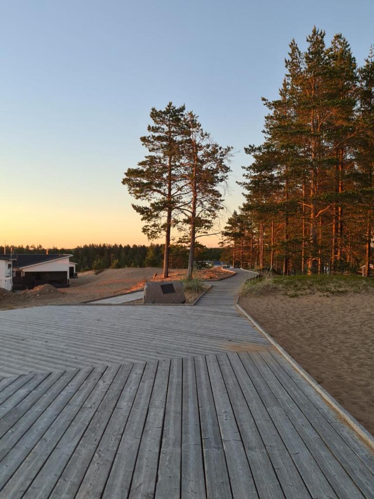 Uusi loma-asunto 4 hengelle hiekkasärkillä photo 1