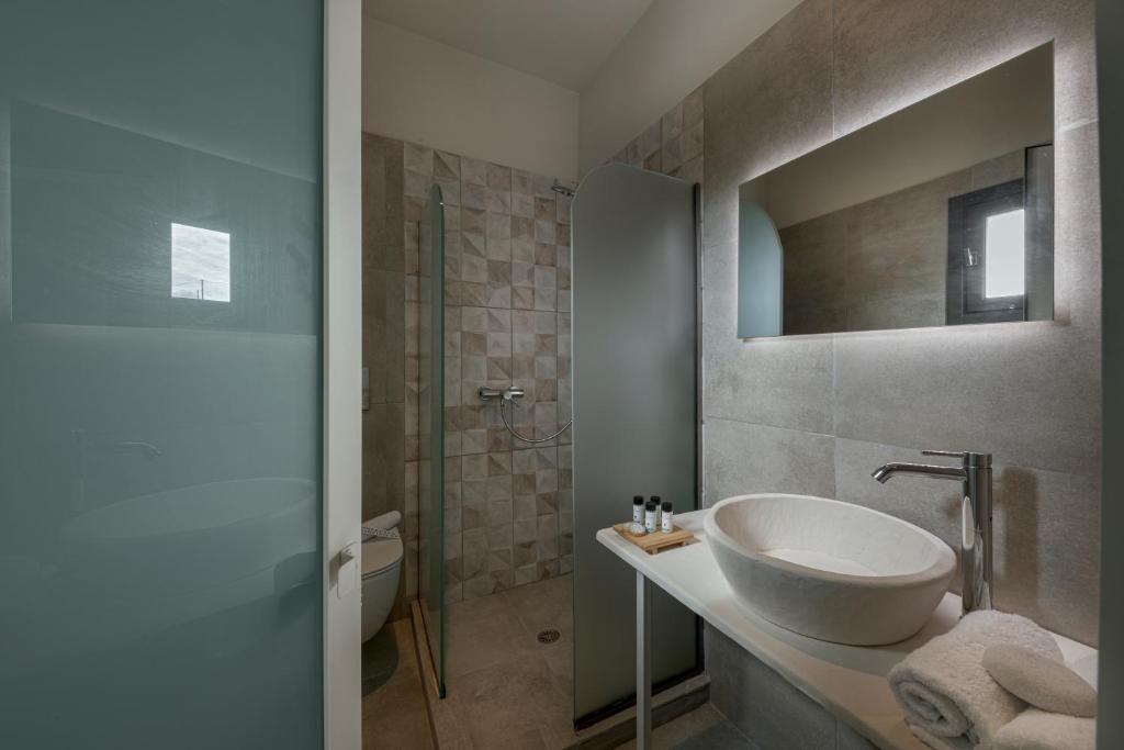Pearl Inn Hotel by Pearl Hotel Collection Room Type - Triple Room with Garden View