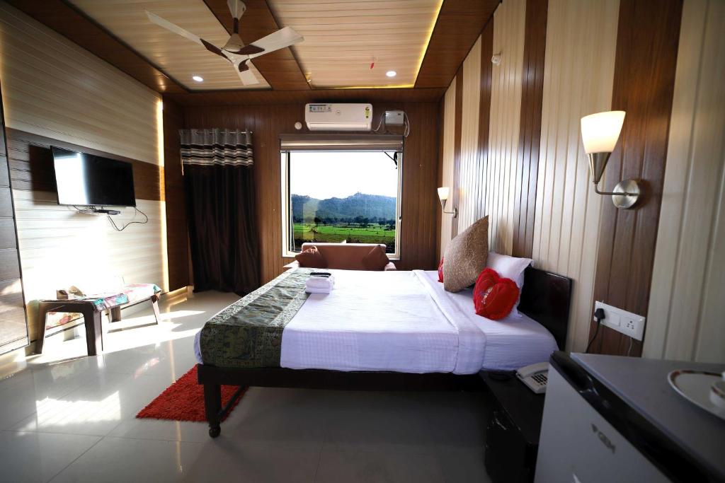 Bundeli Farm Resort & Banquet Orchha