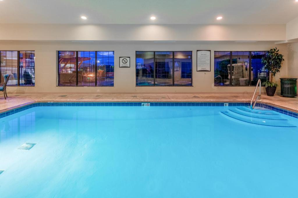 Staybridge Suites Davenport, an IHG Hotel photo 2
