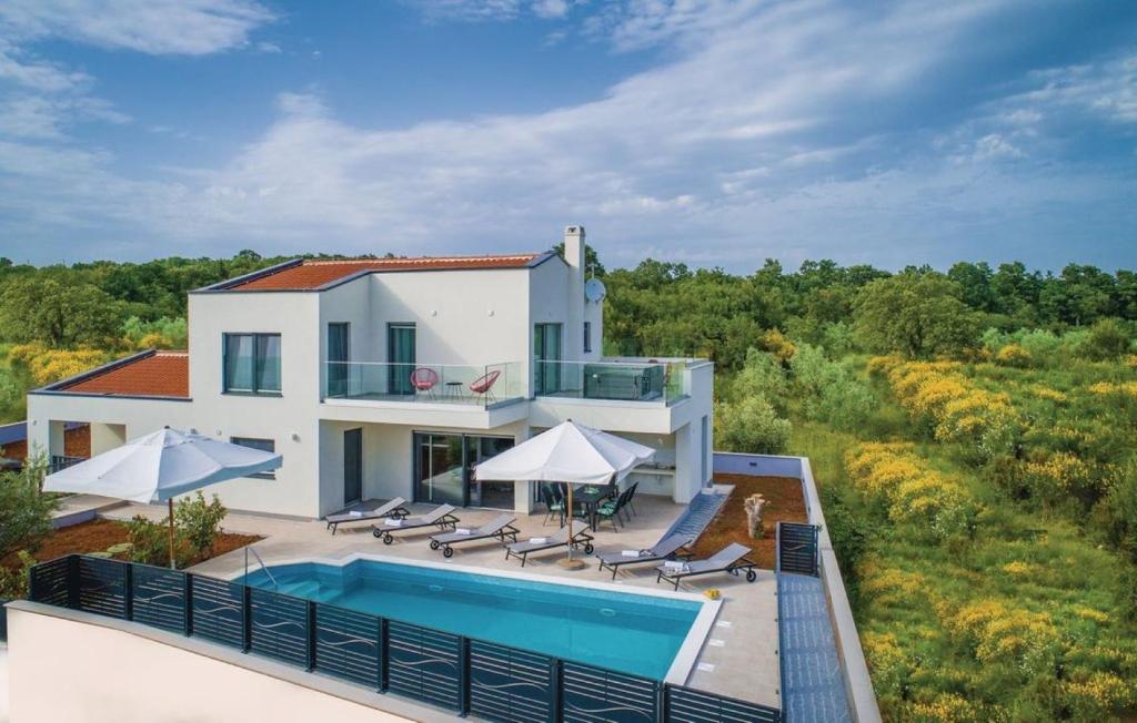 Villa Izabel with hot Whirpool photo 1
