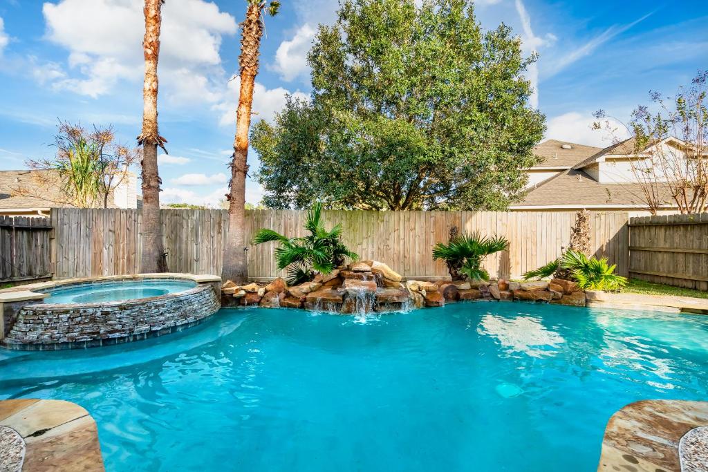 Perfect Getaway with POOL, SPA, and Private Gym image