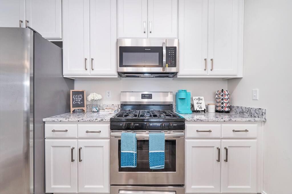 Luxurious Alberta Beach House w/ Historical Detail photo 2