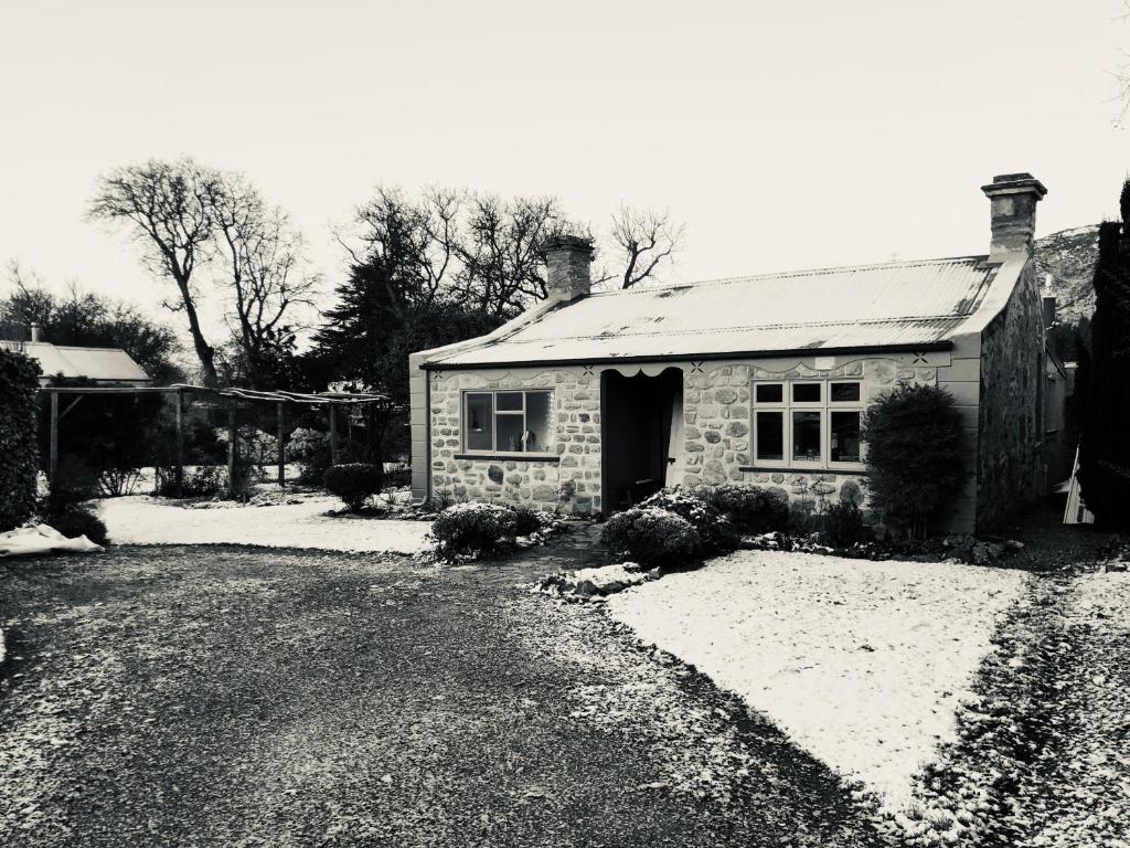 Historic Clyde cottage guest house photo 1