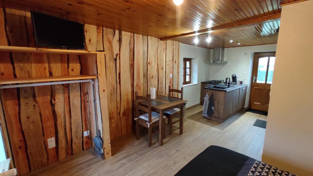 Studio chaleureux dans les monts du Forez photo 3