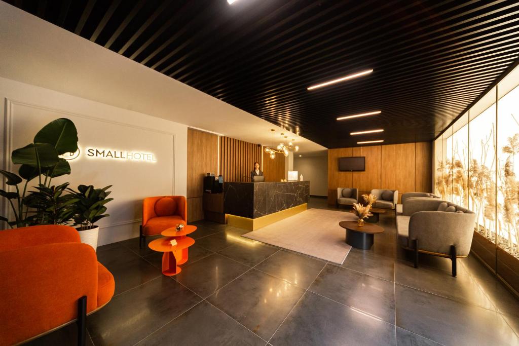 SMALL HOTEL photo 2
