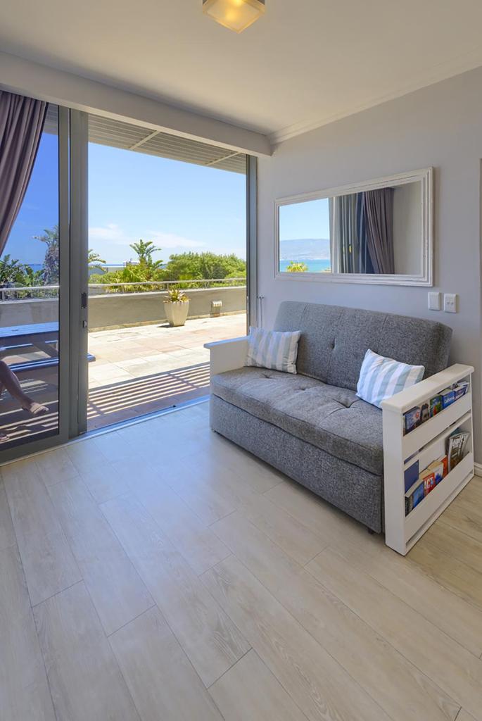 Heaven on Earth - Blouberg Beachfront Self-catering Apartment - Tap to explore photos
