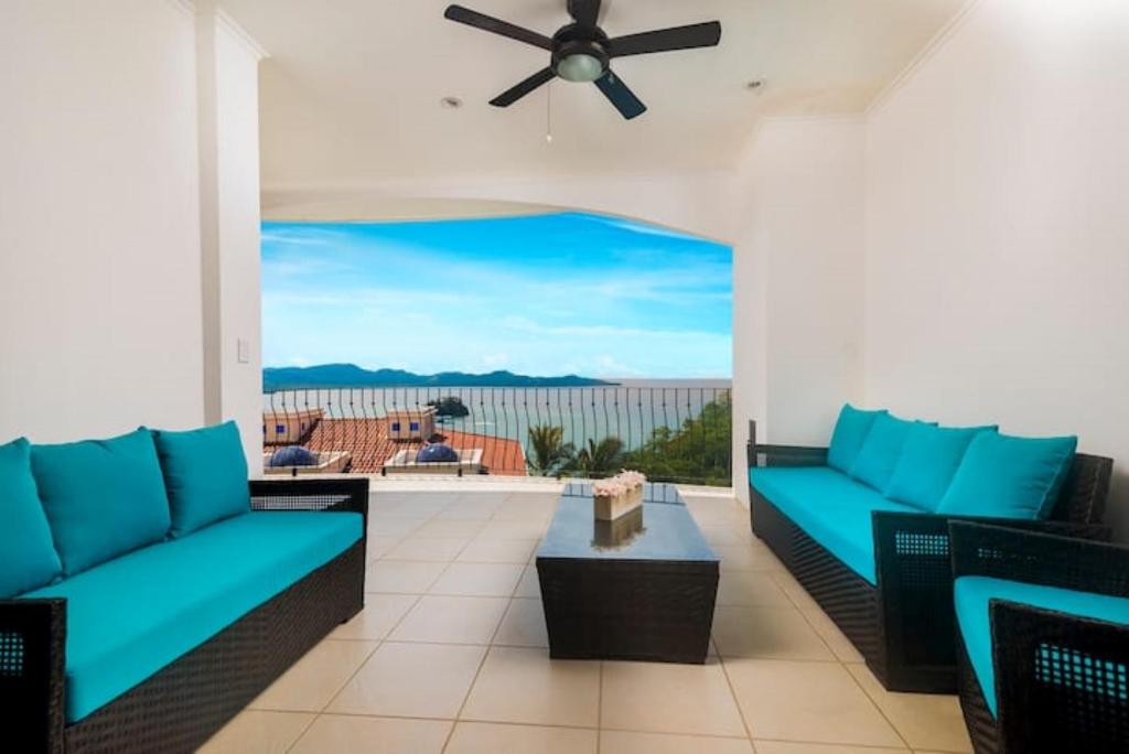 Playa Flamingo, Stunning Sunset View Condominium Flamingo Towers 17