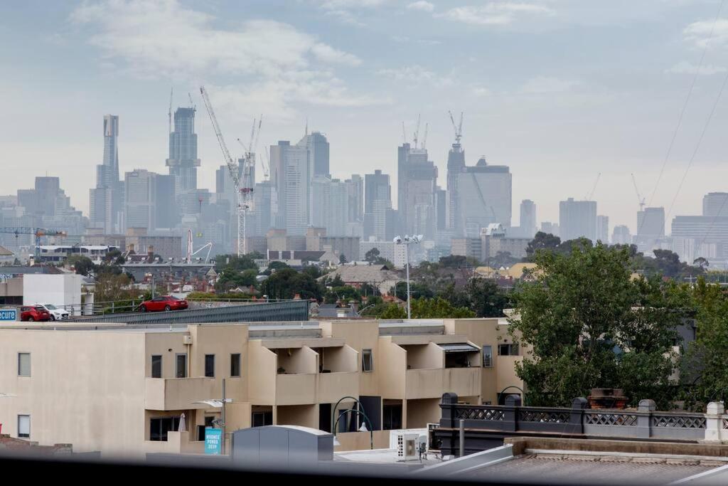 Resort Style Living In the Heart of Moonee Ponds photo 4