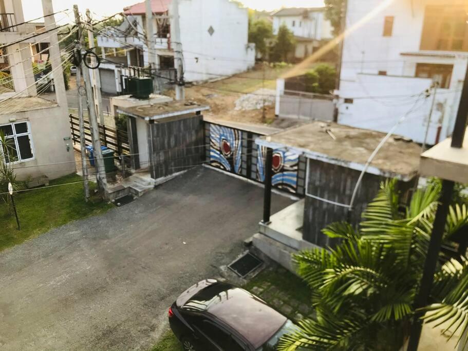 Lovely 3-bedroom condo with pool photo 1
