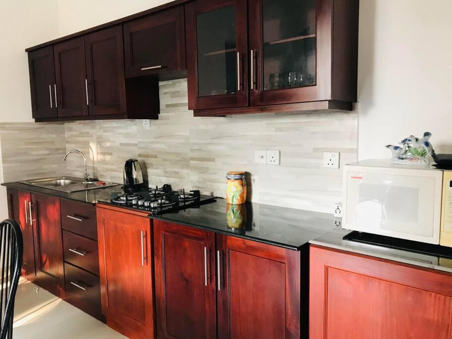 Lovely 3-bedroom condo with pool photo 2