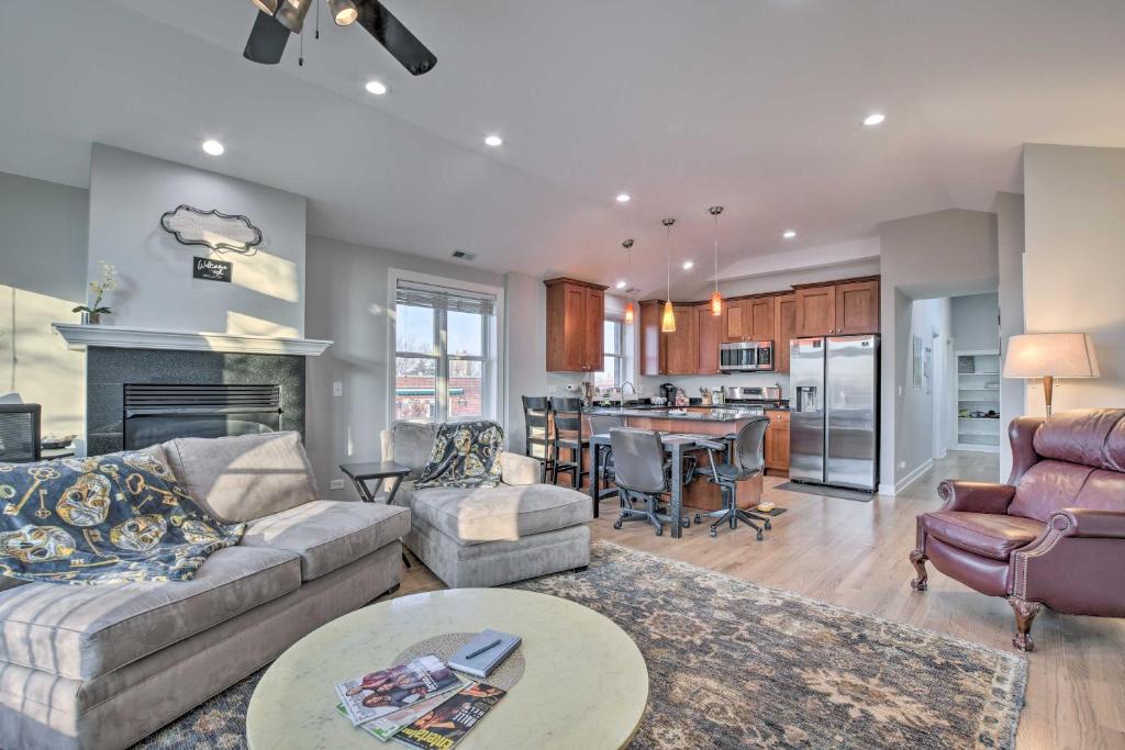3rd-Floor Chicago Condo Walk to CTA Stations! photo 1