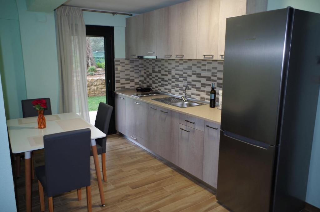 Anesis Luxury Apartments photo 2