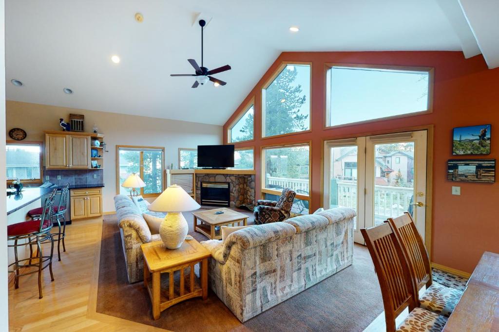 Teller Townhomes 106 photo 4