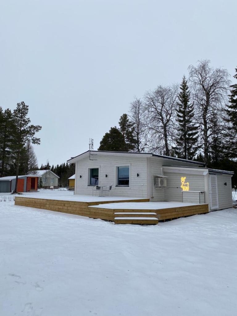 Modern Lapland Cottage with Outdoor Sauna & BBQ Hut photo 4