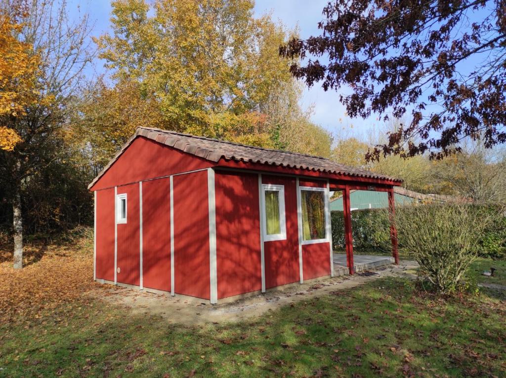 Chalet simple au Camping L'Etruyere au lac photo 3