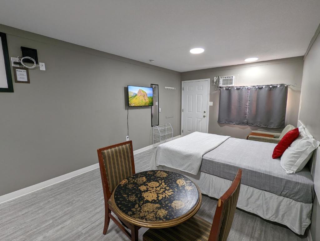 Riverside Motel photo 2