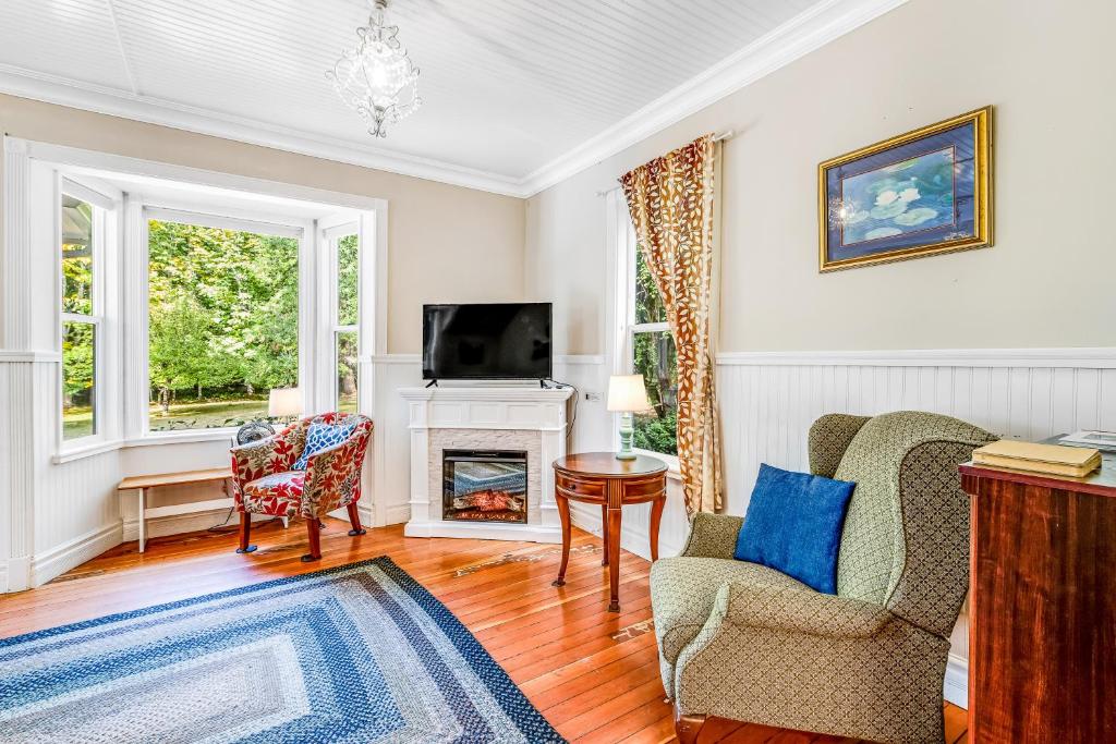 Peaceful Farm Rental in Sequim photo 1