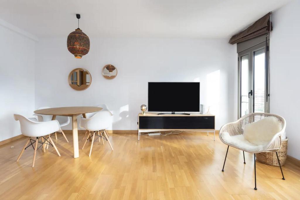 Hauzify I Apartamento Ramon y Cajal photo 2