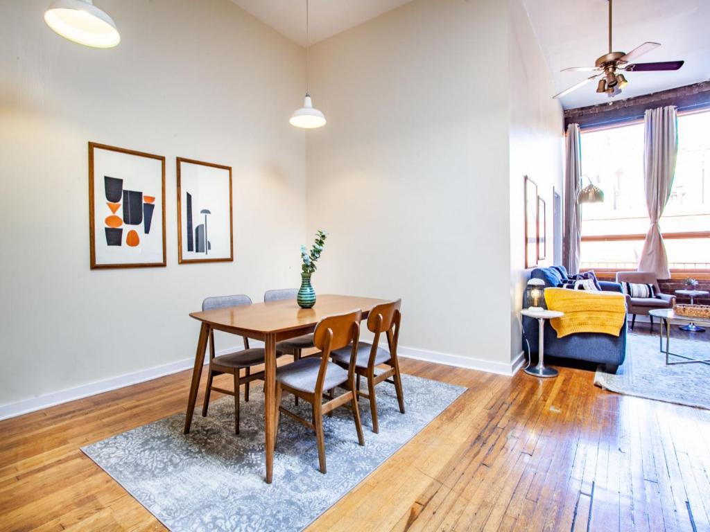 Spacious Old City Loft photo 4