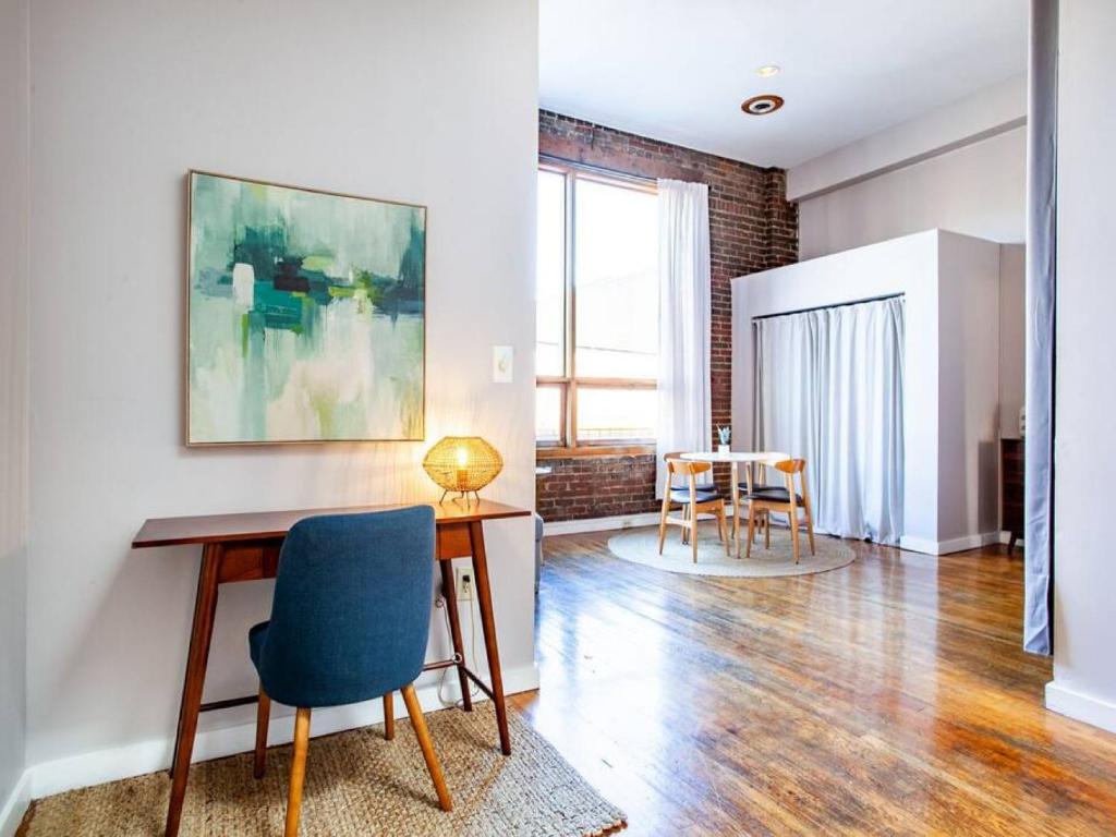 Modern Old City Loft - Downtown Knoxville image