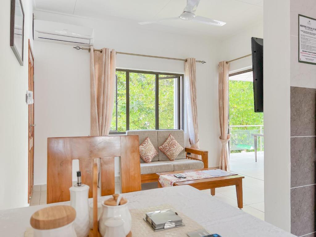 Palm Holiday Apartments photo 4
