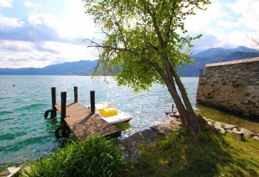 Il Glicine appartamento con darsena privata a lago photo 1