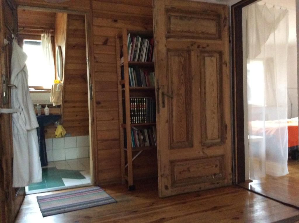 Pokój w domu z ogrodem w Milanówku photo 4