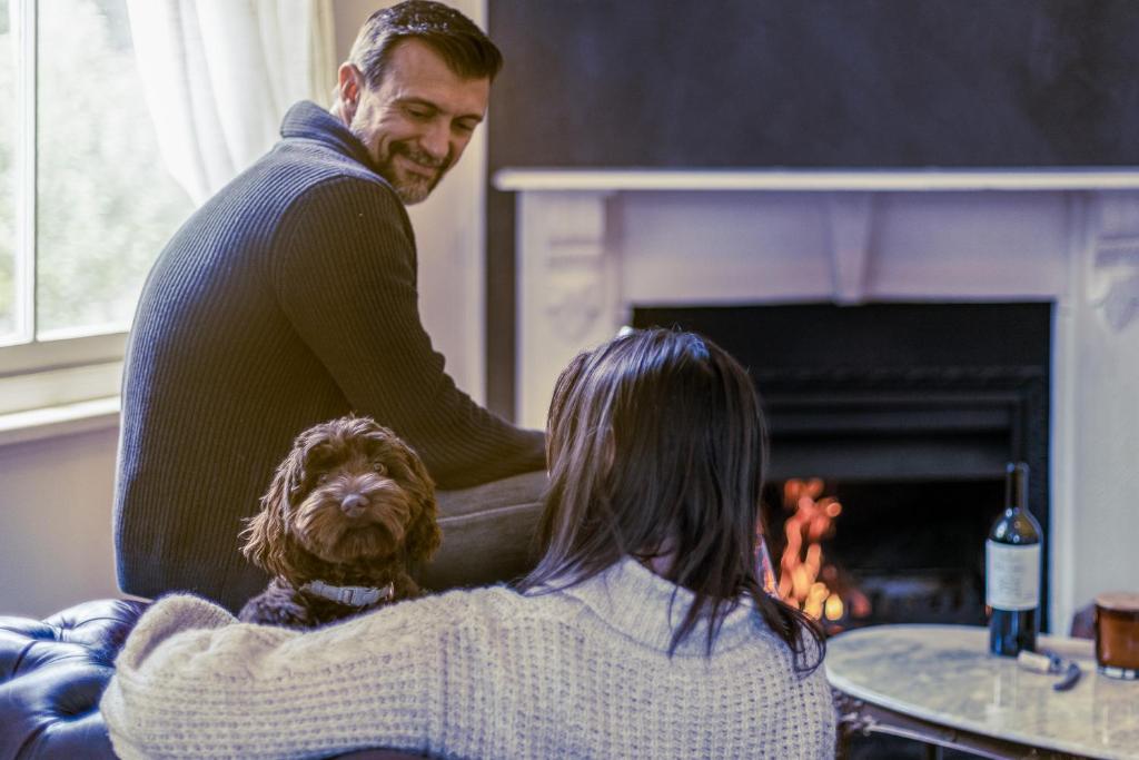 Pet-Friendly Blue Mountains Cottage with Indoor Fireplace photo 2