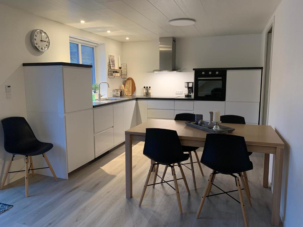 Spacious Apartment on N.P.Gøta 8a, Klaksvik photo 2