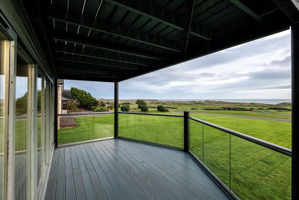 Luxurious home overlooking Cruden Bay golf course photo 2