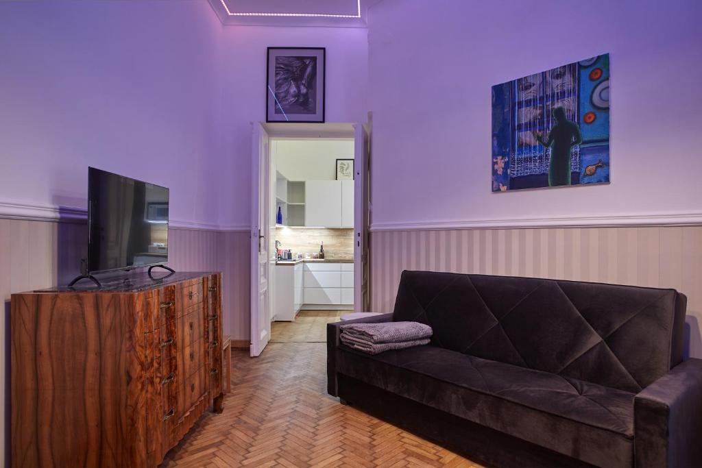Stylish Apartment Kraków - Old Town - Tap to explore photos