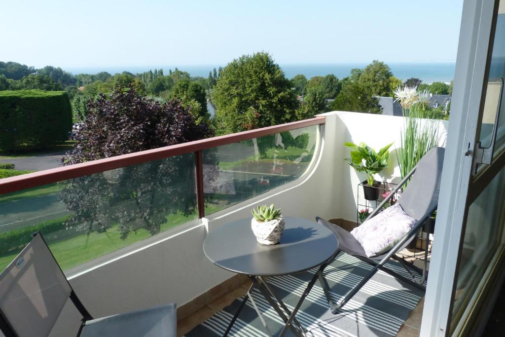 Studio vue panoramique sur mer photo 1