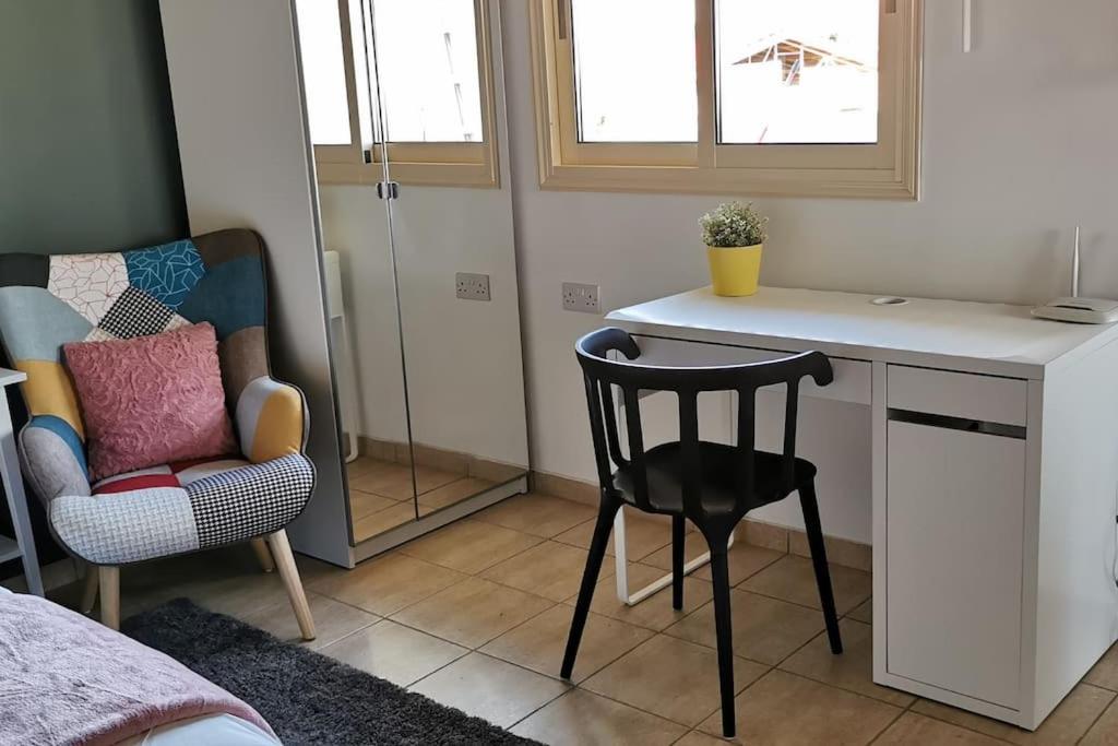 Pretty and quiet studio, with wifi and parking photo 4