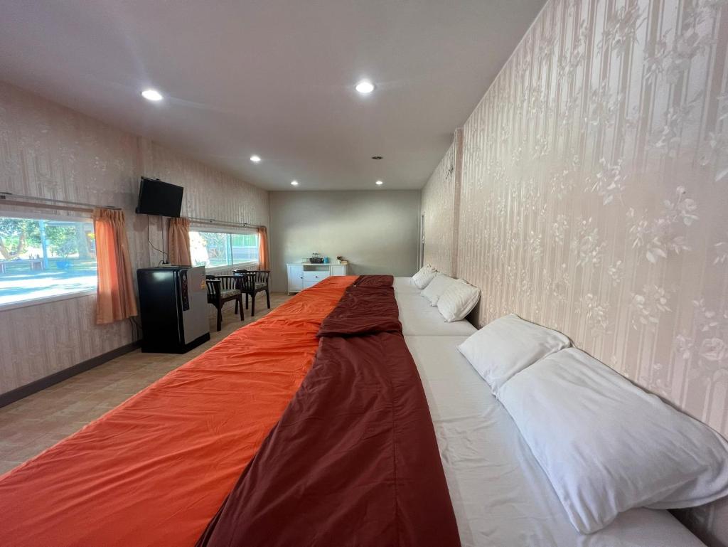 ทุ่งดินดำ Farm Stay Room Type - Family Double Room