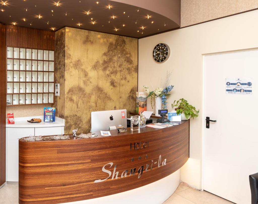 Hotel Shangri-La photo 3