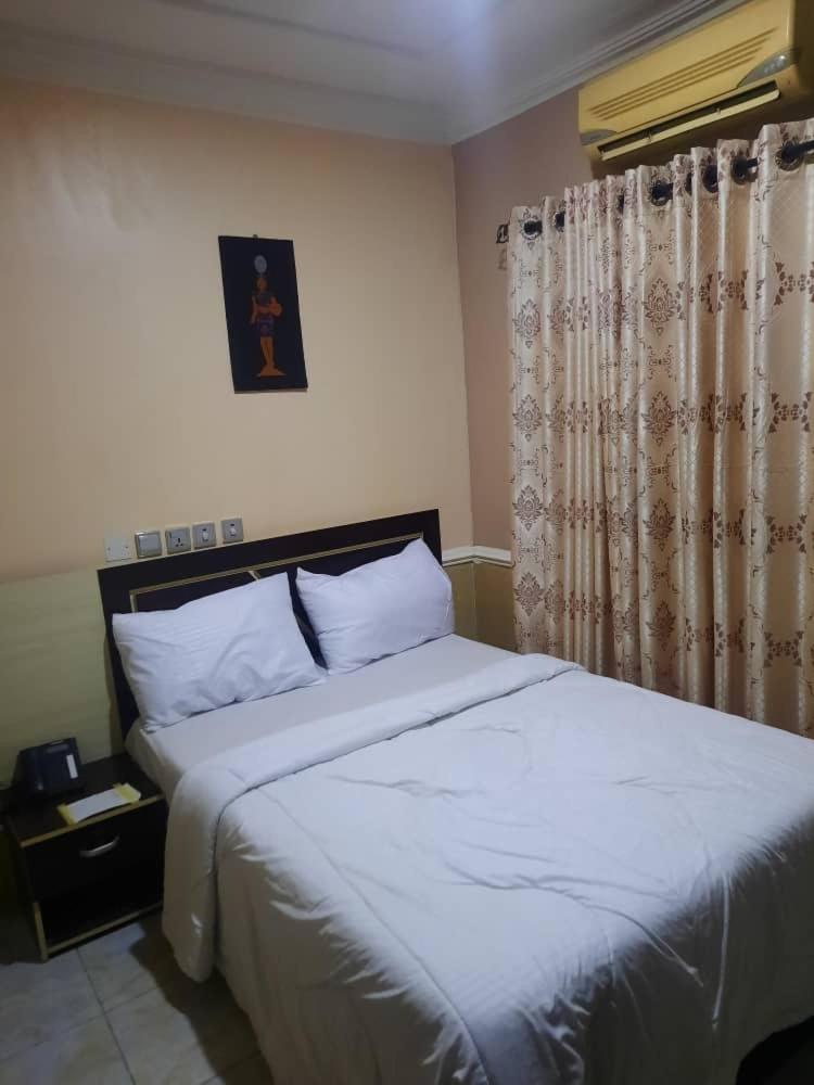 Belmorris Hotel photo 1